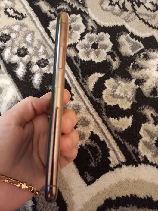 iPhone xs64 состояние идеал турибди  .К,из бола ишлатади