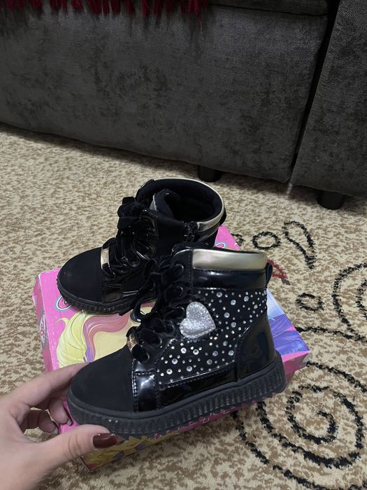 Ботинки осенние на девочку 25 размер