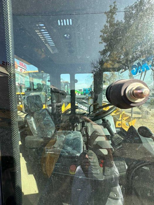 Каток двухвальцовый XCMG XD83