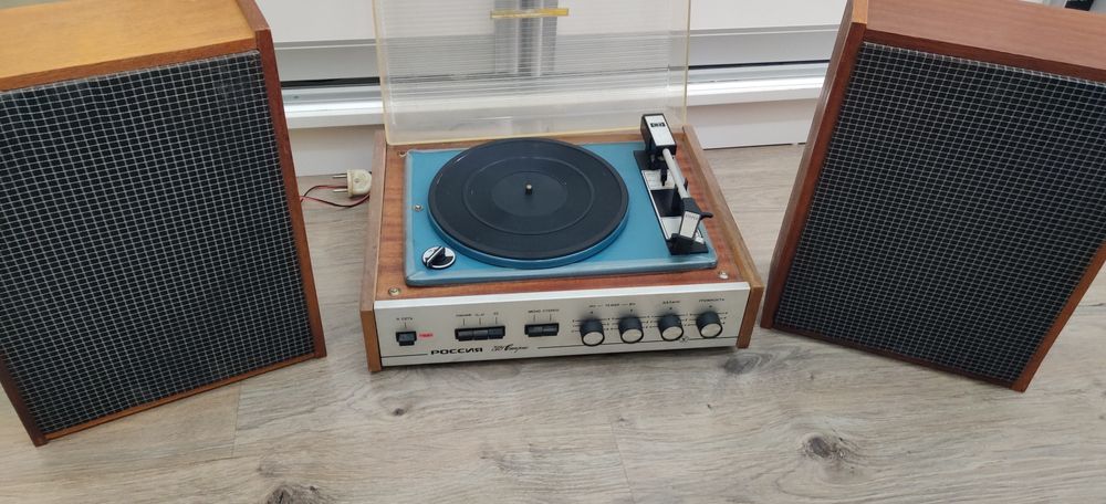 Проигрыватель пластинок Россия