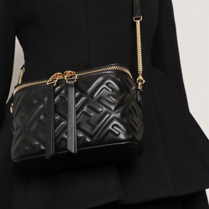 Fendi Vanity чанта