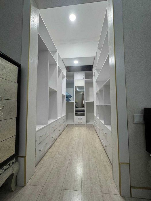 Срочно Продается ЖК ЖАНГОХ 215м2 4х ком ор-р Абая корзинка  ц-13 !!