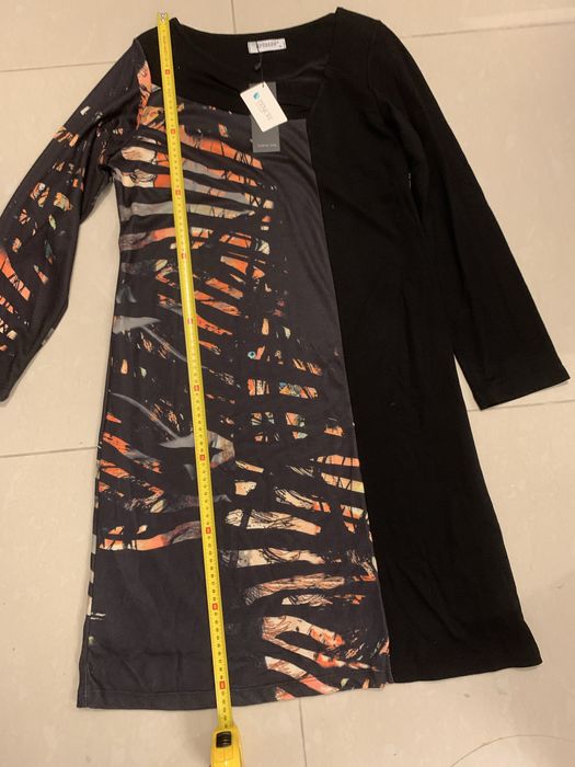 Vand rochie MOHITO neagra S si paiete argintii marime 44-46