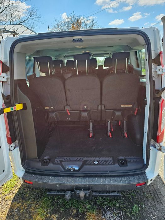 Ford Transit Custom 9 Locuri