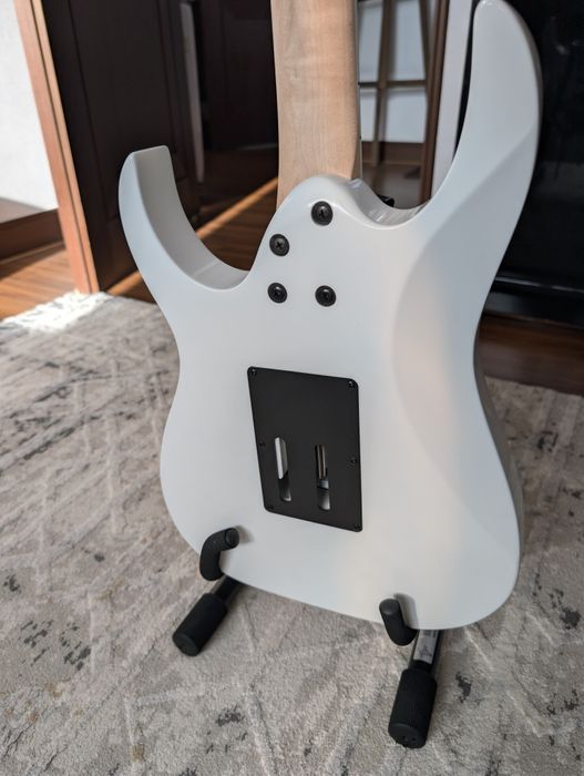 Электрогитара Ibanez 300 000 тг.