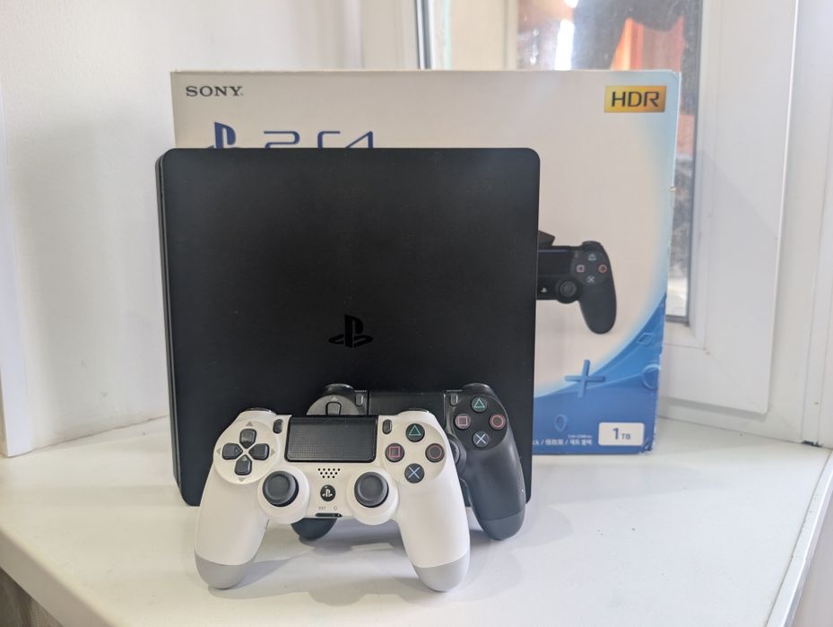 PS4 Slim (ПС4) + Топ Игры + 2 геймп.