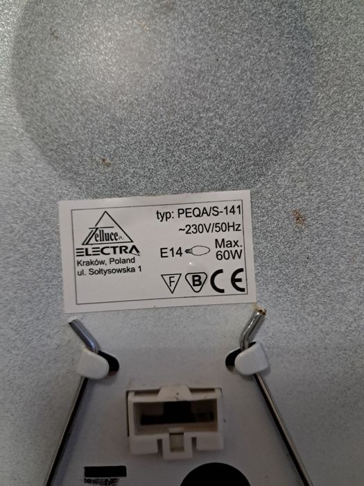 Плафониера с фасонка