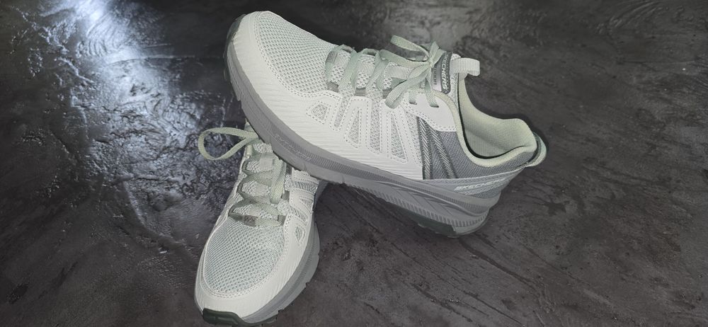 Маратонки Skechers 39номер