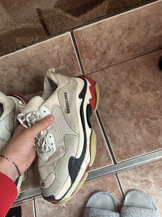 Se vinde balenciaga triple s
