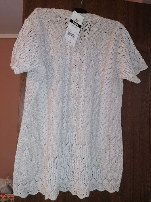 Pulover împletit cu mânecă scurta