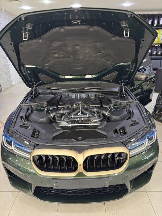 BMW M5 F90 Competition  Induvidual
