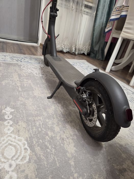 Электросамокат Xiomi m365 pro