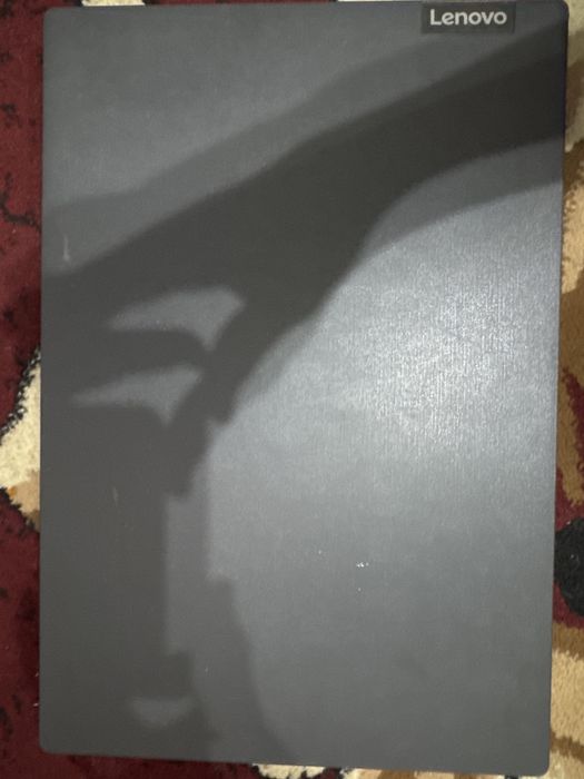 Lenovo notebook sotiladi