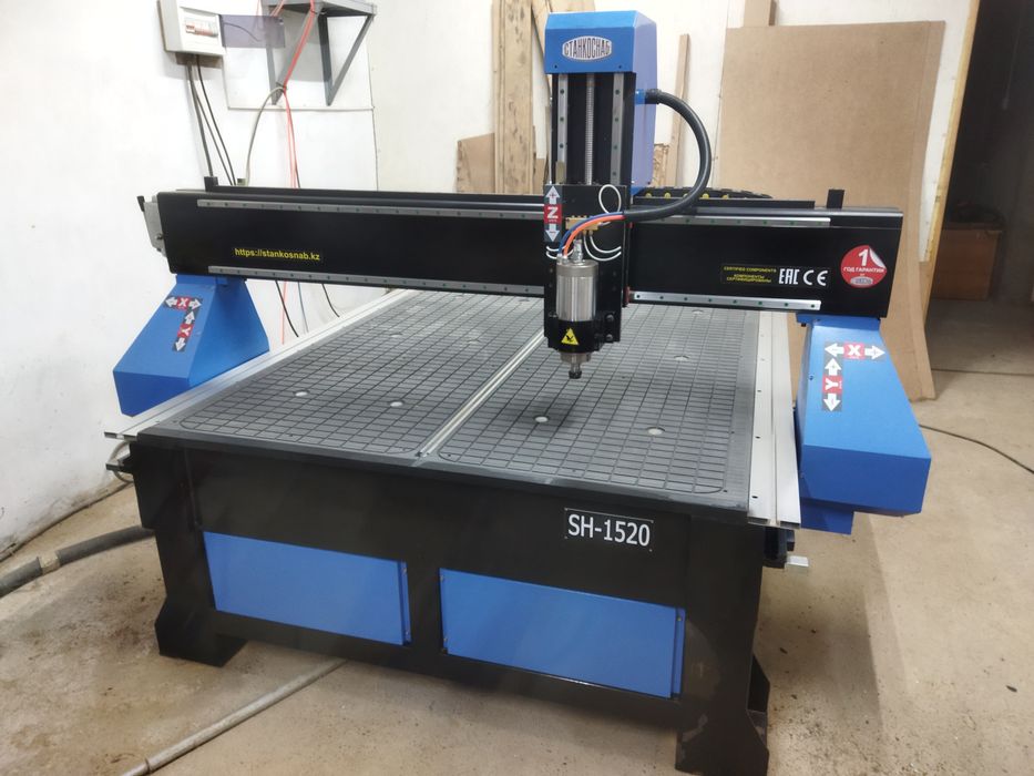 Фрезерный станок с ЧПУ 1500х2500 мм