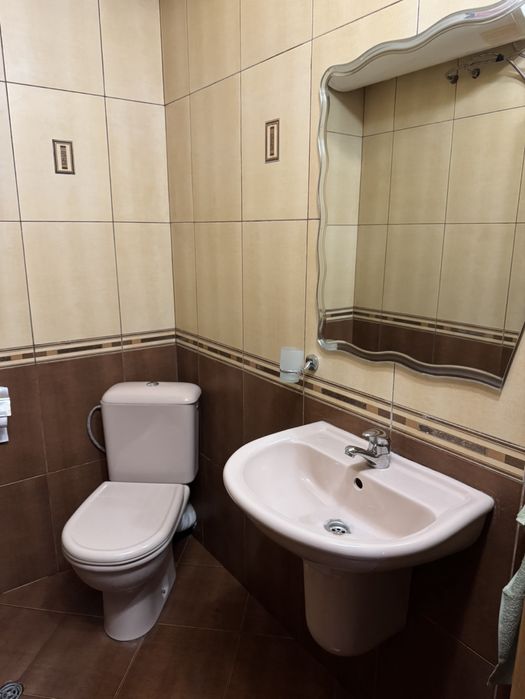 Дава се под наем Тристаен апартамент в Варна, Гръцка махала - 120 кв.м за 1000 € - Снимка #15