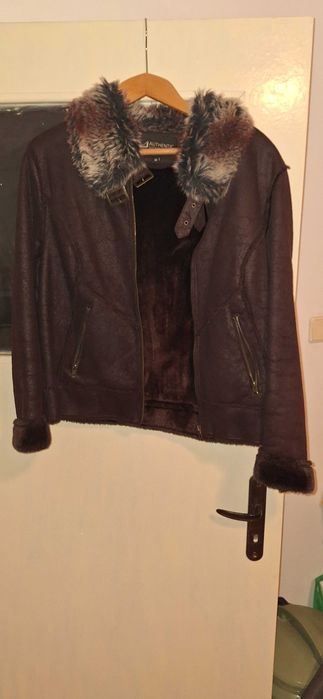 Дамско кожено яке