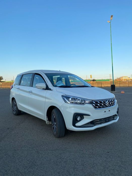 Продается семейный автомобиль