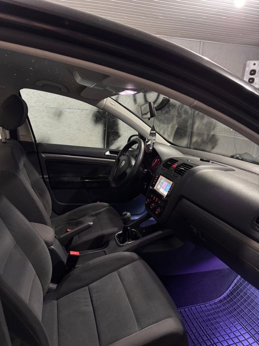 Vand golf 5 1.6 benzină