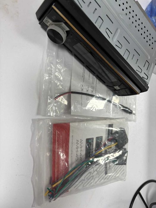 Продам магнитолу Aura CDM-350