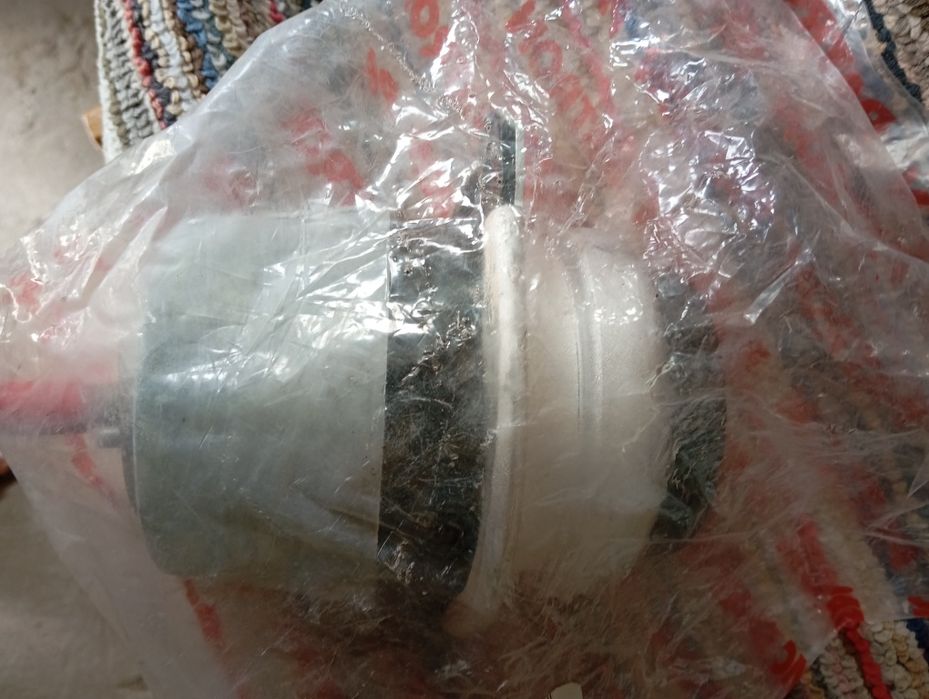 Продам автозапчасть опора двигателя