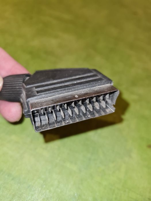 Продаются ключи, вешалки, смеситель, кабель для компьютера