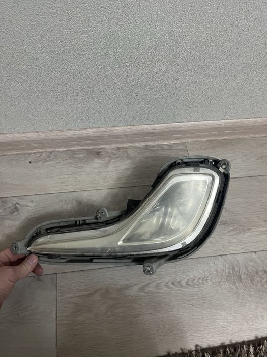 Продам левый противотуманник