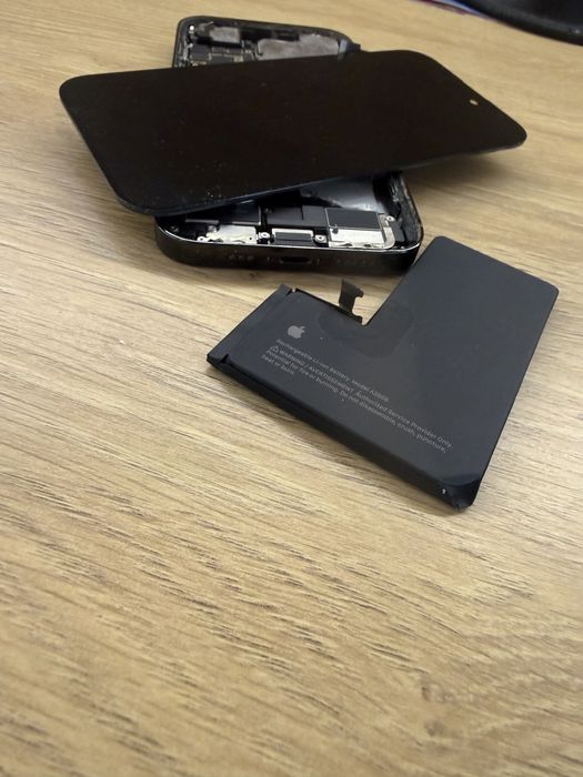 iPhone 14 Pro -На части
