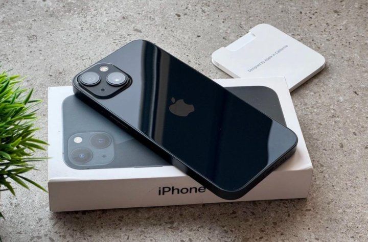 iPhone 13 Midnight