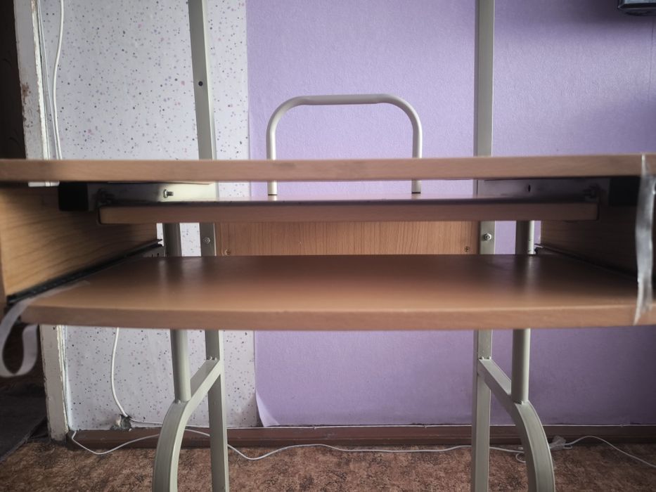 Стол компьютерный