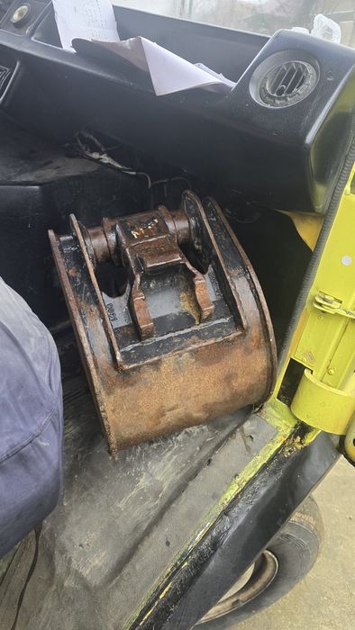 • Adaptor / prindere cupă Moris M1