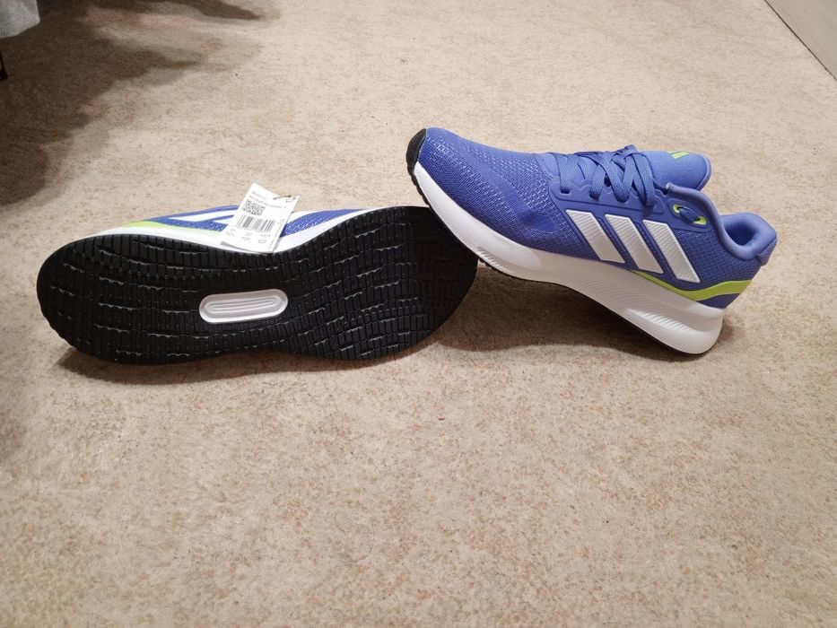 Новые Adidas, 43 - 44 размер, оригинал