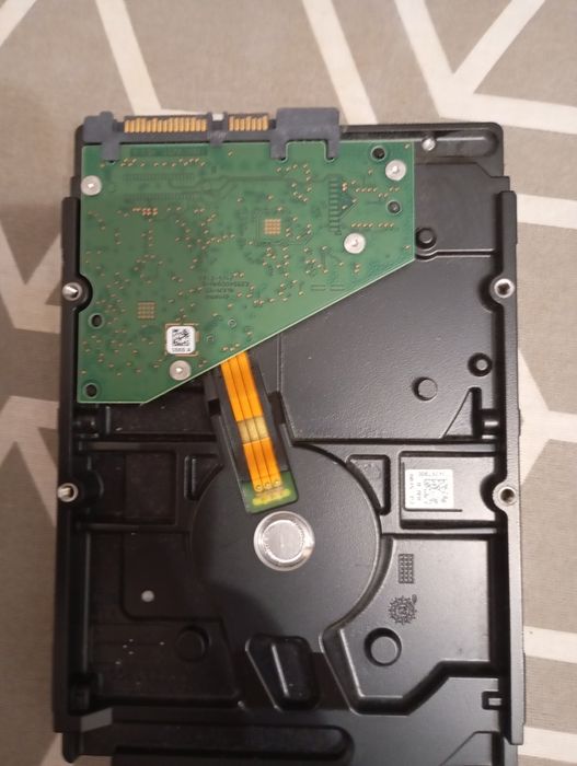Vând hdd Seagate barracuda 2tb