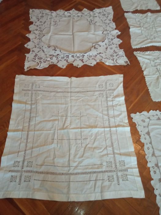 Пуховый платок 75 х 75, вышивка Ришелье