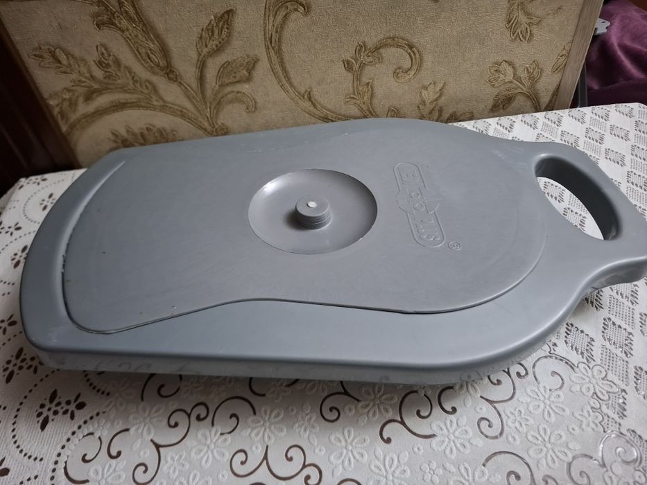 Судно удобное. Для больных лежачих.