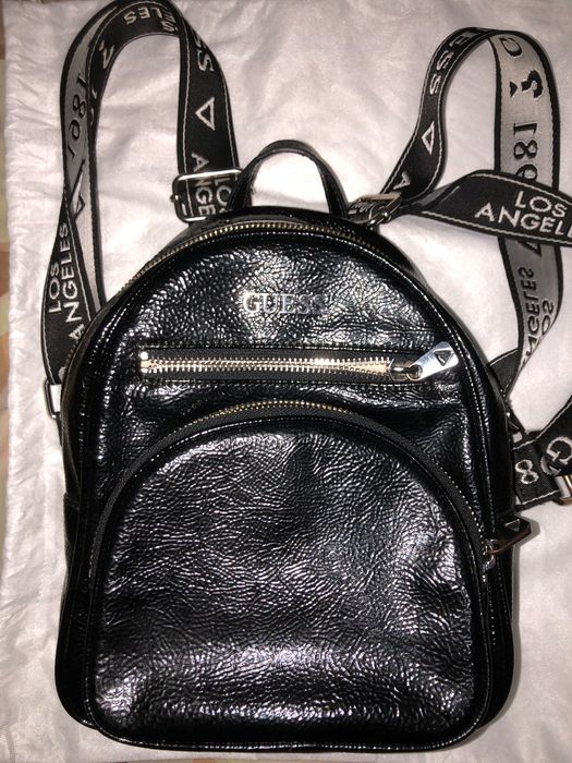 Дамска раница Guess