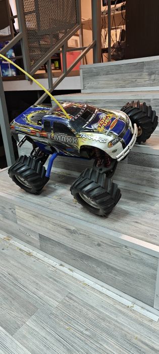 Traxxas T-Maxx 1/8 Нитро класически радиоуправляем монстър