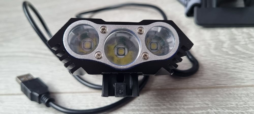 Lanterna foarte puternica bicicleta / pescuit / vanatoare / speologie