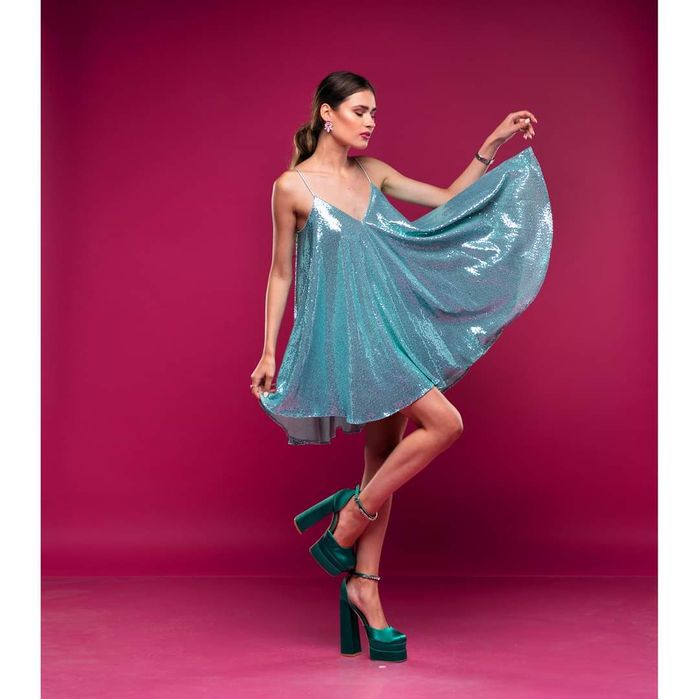 Нова рокля блестяща л- хл на български бранд