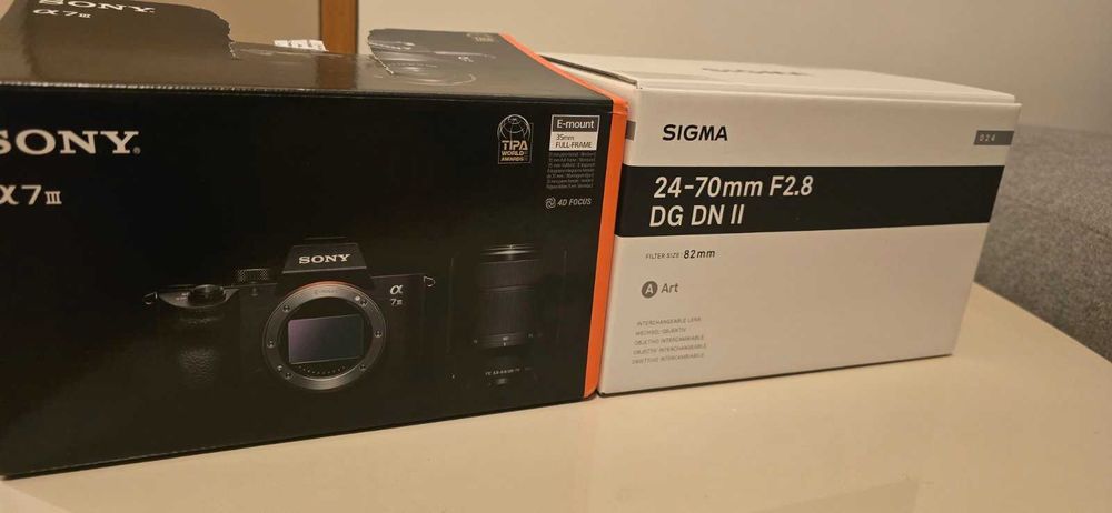 Sony A7 III + Sigma 24-70mm f/2.8 DG DN II (като нови)