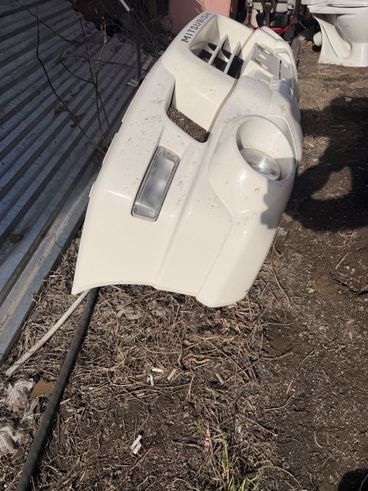 Продам бампер митсубиси делика