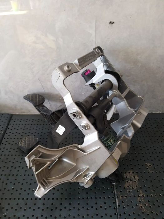 Ansamblu pedalier 2.0 tdi audi a4 b8 8k 8k2721316a 8k2721117 8k2721140a