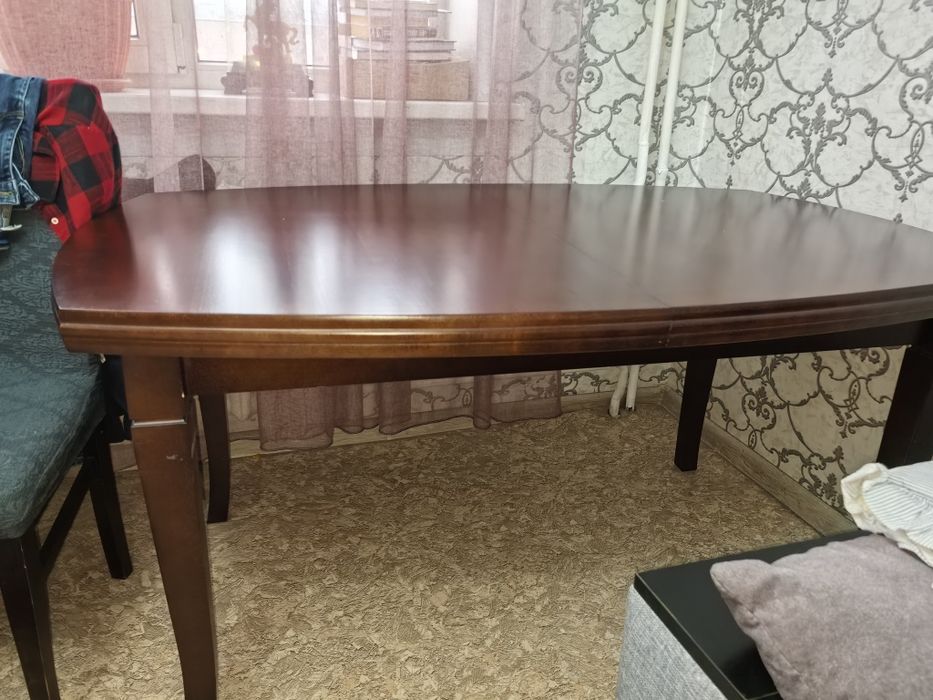 Продам стол, материал дерево