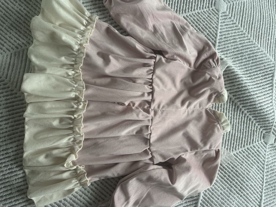 Рокля с дълъг ръкав( с етикет)