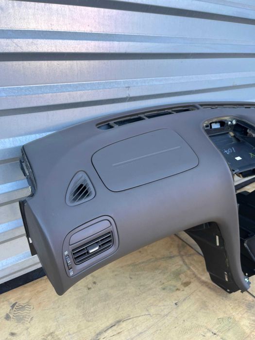 Торпеда панель на Ниссан Цефиро А33