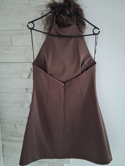 Страхотни сатенени рокли с пера Zara