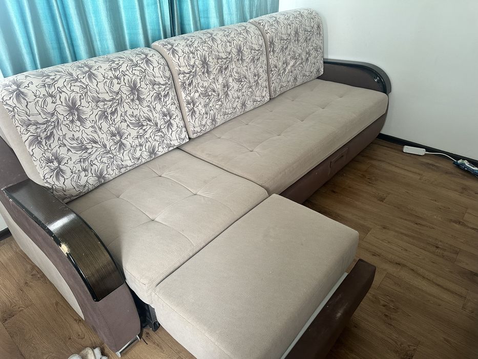 ДИВАН ПРОДАЕТСЯ,  2.70м ширина, 2.20 длина