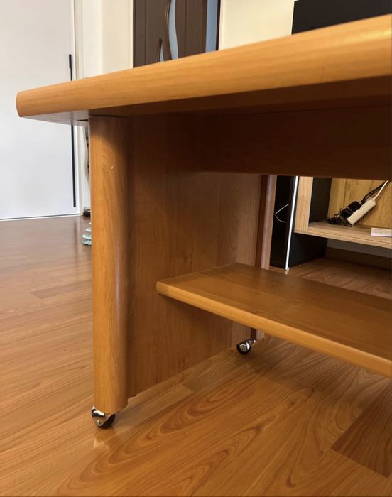 Masa pal din lemn cires