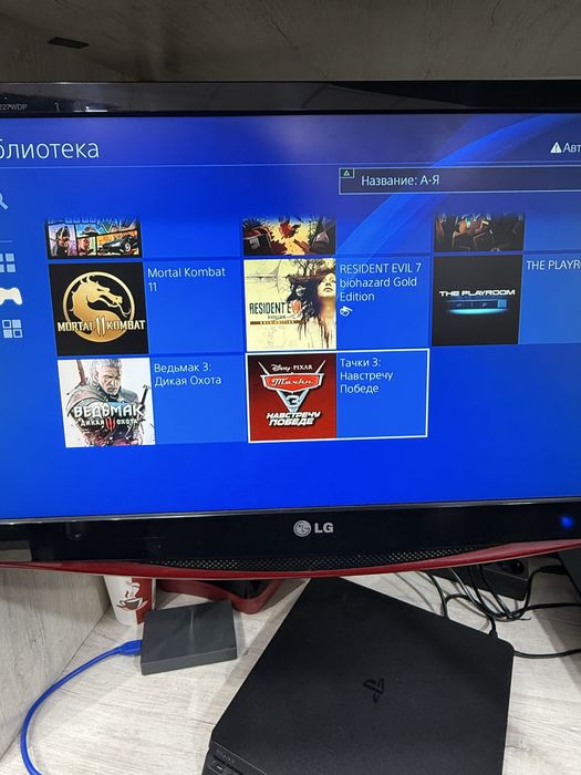 Plesteshin 4 sotiladi 512Gb o'yinlari bilan holati ideal