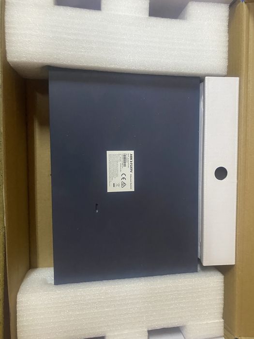 Hikvision switch 16 port ds-3e0318p-e(b)