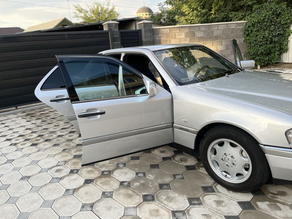 Mersedes C-class 230
